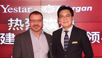 巴西双面娇娃艺星隆胸，惊叹中国复合隆胸技术